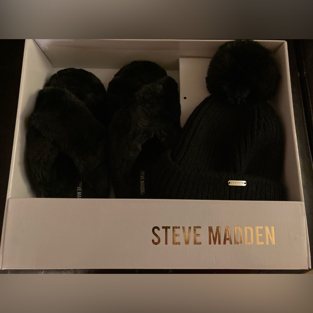 steve madden slippers and scarf set